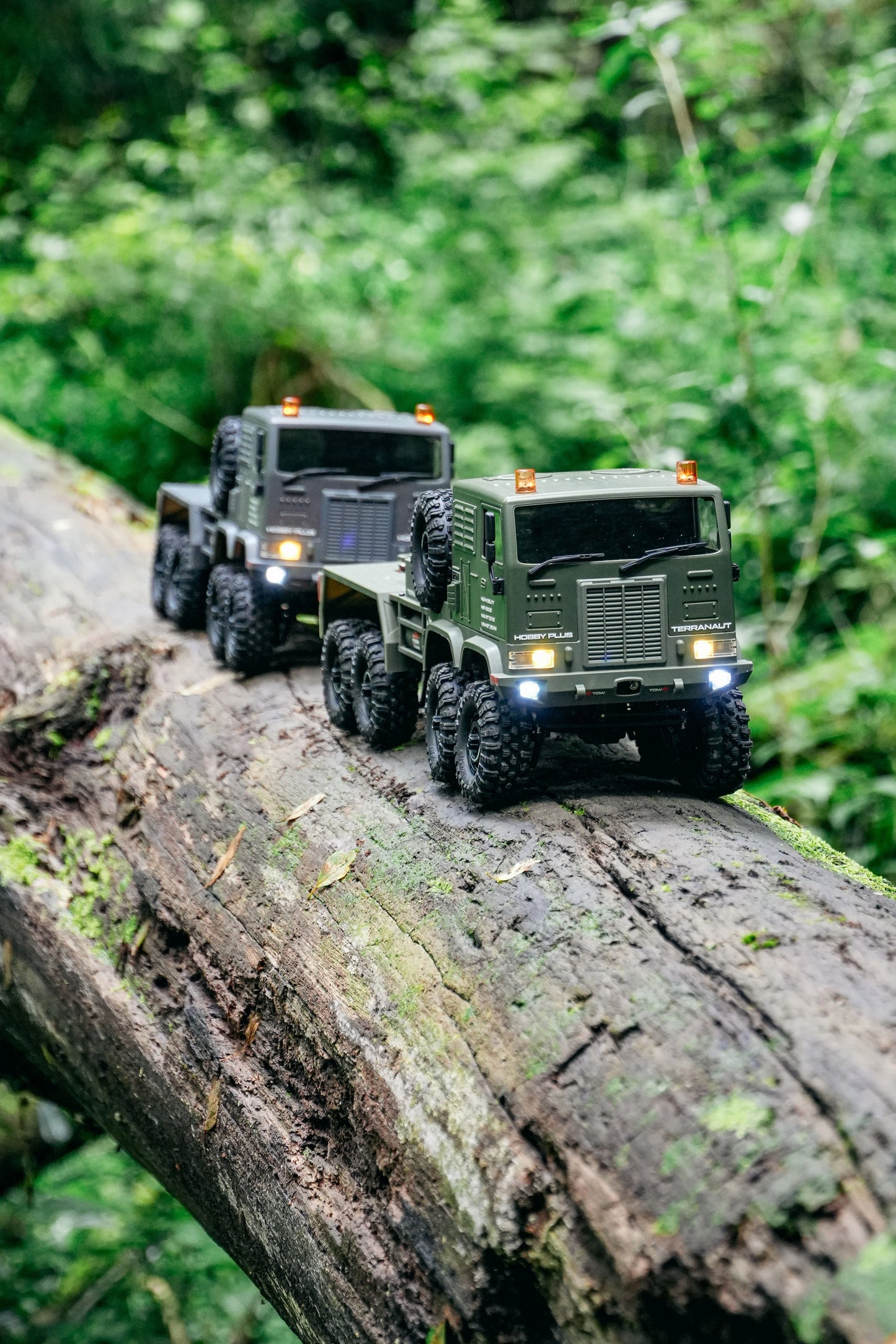 HobbyPlus CR-18P Terranaut 8X8 AWS RC Crawler - Gray