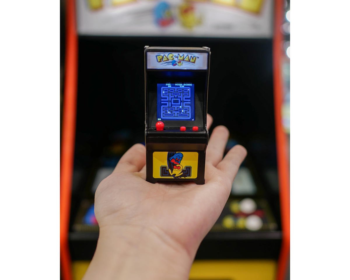 SIU376 Super Impulse Tiny Arcade Pac-Man Video Game