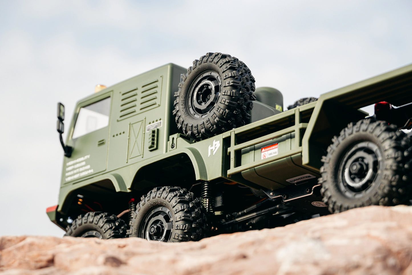 HobbyPlus CR-18P Terranaut 8X8 AWS RC Crawler - Gray
